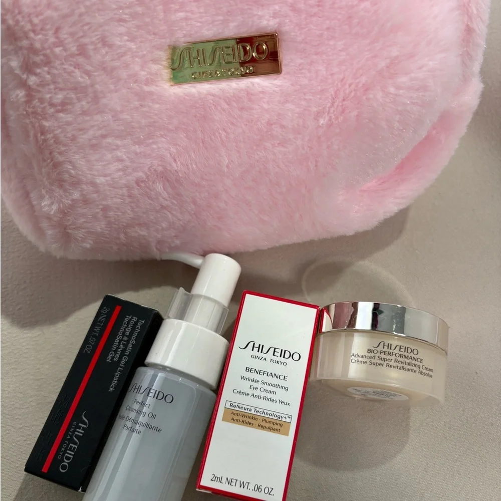 Shiseido Skincare set - Picture 2 of 10